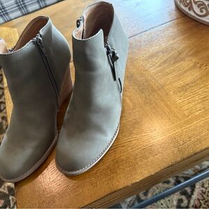 Worn 2x excellent condition